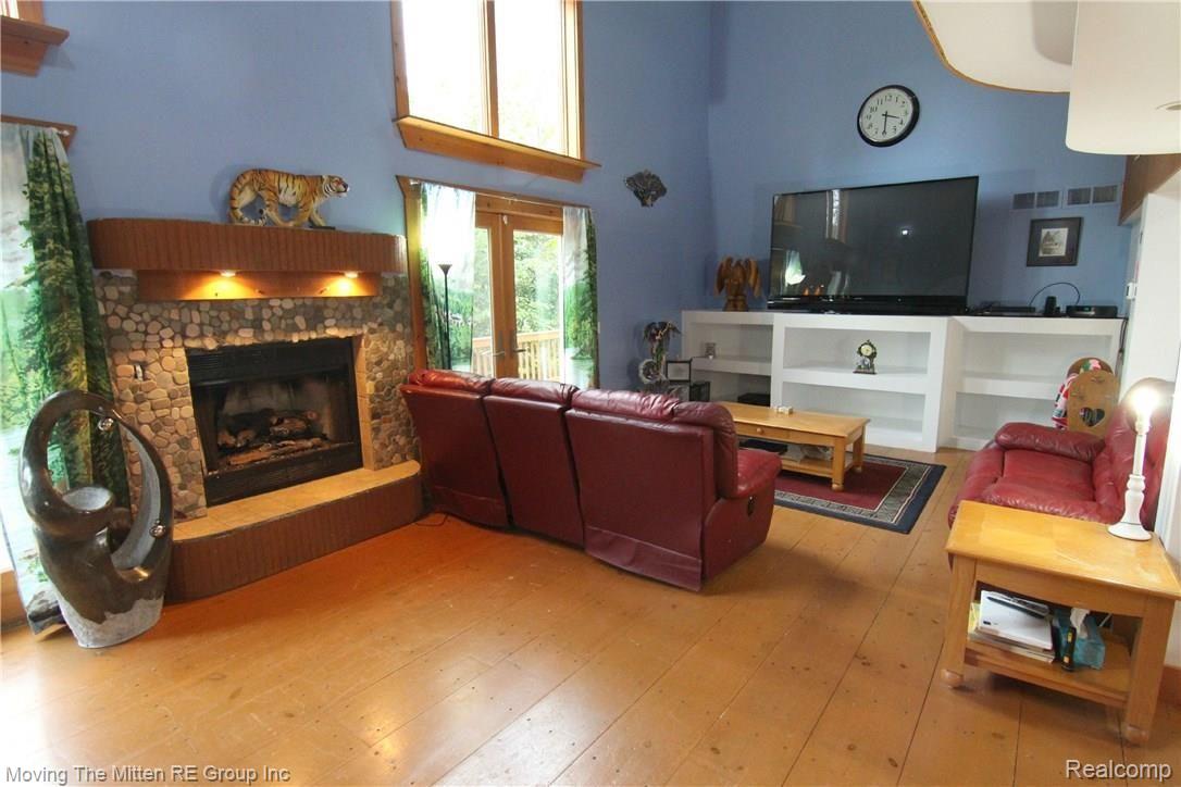 41848 Riggs Road Belleville, MI 48111 - Photo 10 of 30 Riggs Rd Great Room.jpg