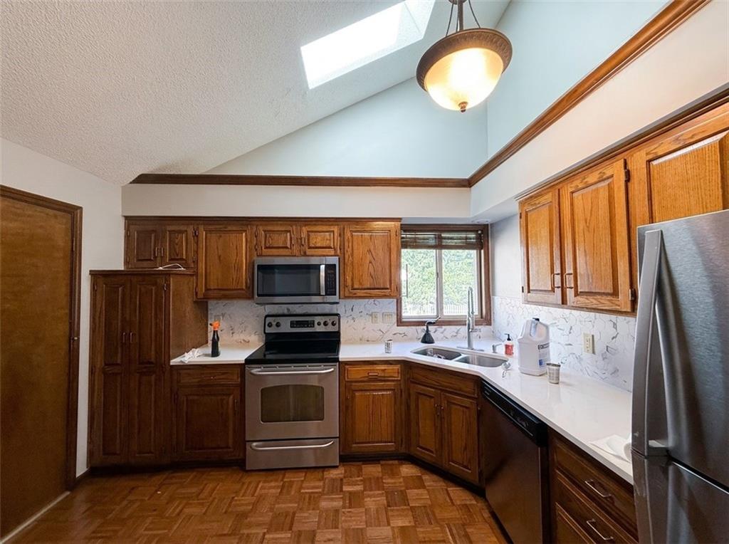 8323 West 120th Terrace Overland Park, KS 66213 - Photo 6 of 28
