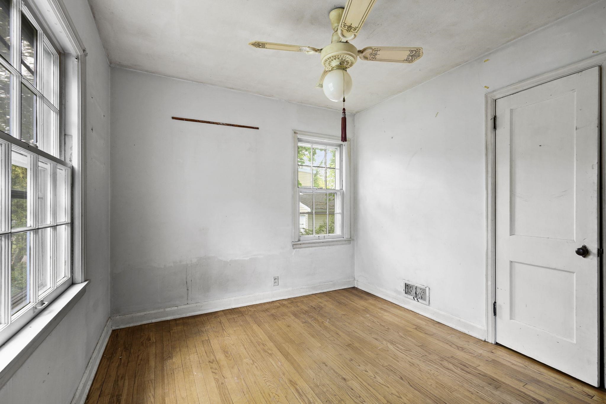 3209 Topping Road Madison, WI 53705 - Photo 15 of 34