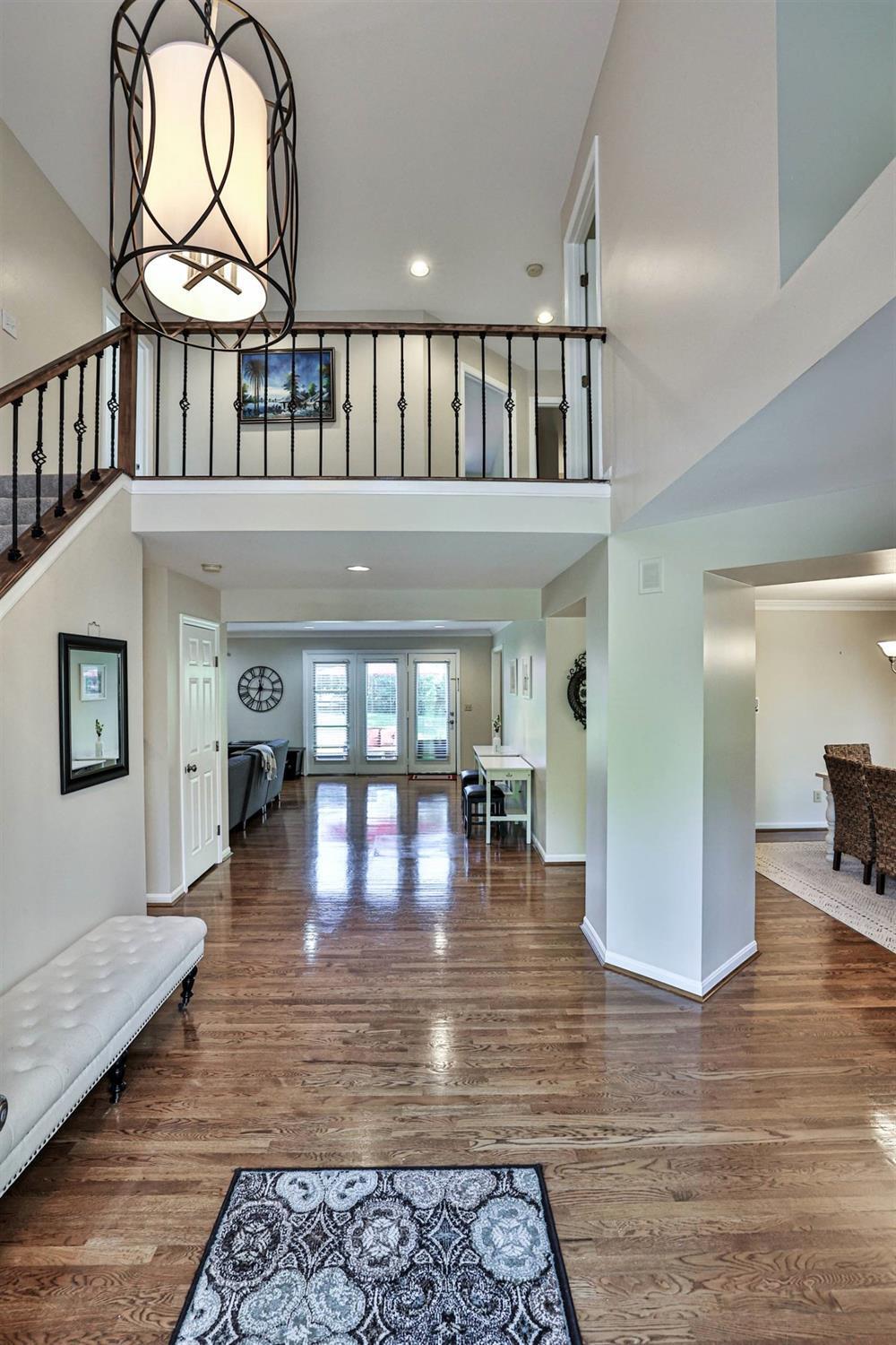 1072 Stream Ridge Lane Cincinnati, OH 45255 - Photo 4 of 48 Gallery Image 4