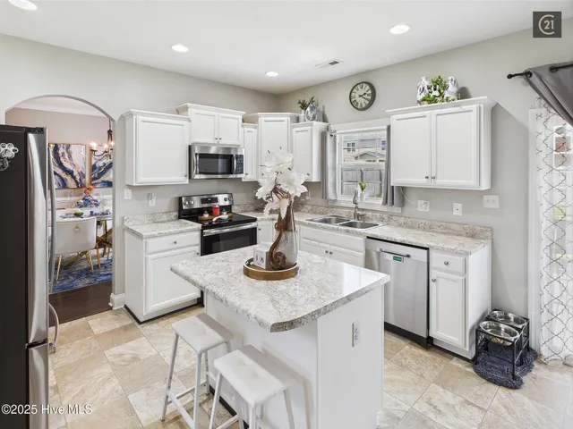 $2,300 | 703 Kiwi Stone Circle, Jacksonville, NC 28546