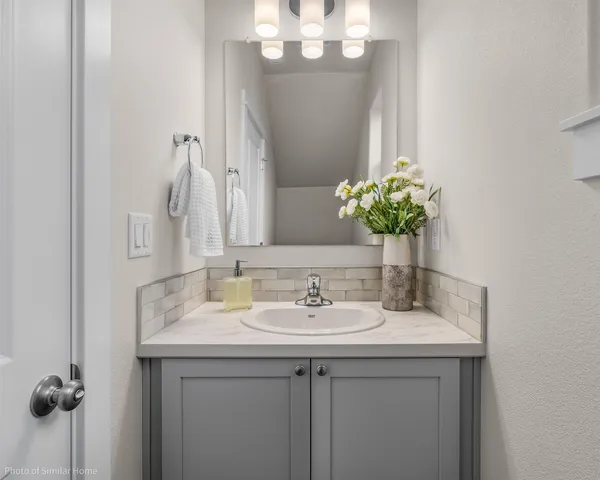 $474,990 | 316 North Viewmont Road, Unit 10/1 MIDDLETON, Greenacres, WA 99016