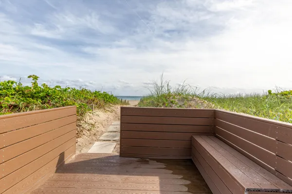 $3,400 | 2565 South Ocean Boulevard, Unit 1100, Palm Beach, FL 33480