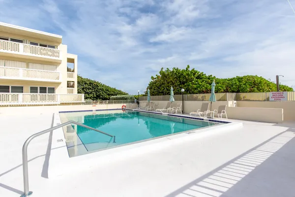 $3,400 | 2565 South Ocean Boulevard, Unit 1100, Palm Beach, FL 33480