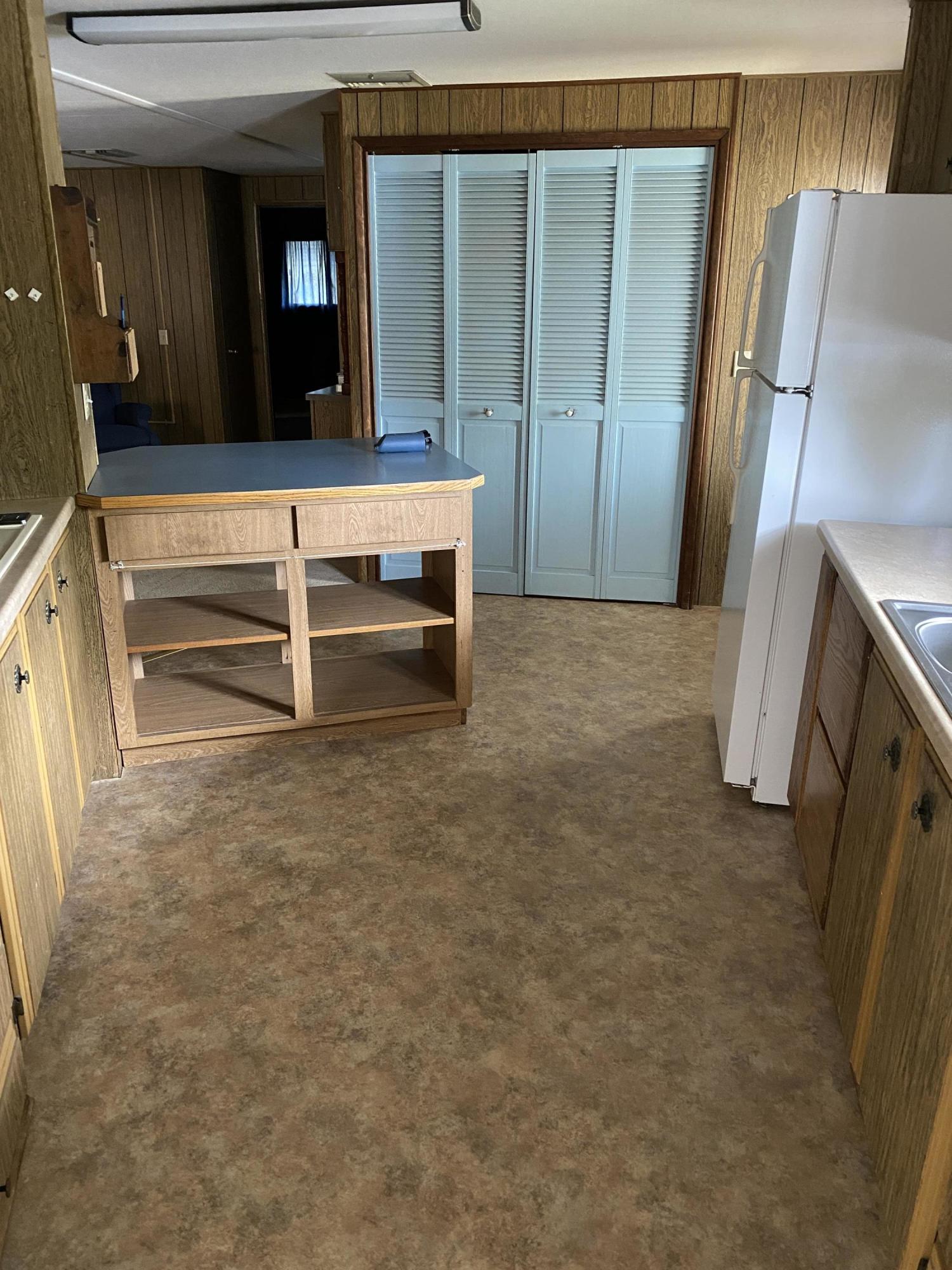 19553 Apache Road Bend, OR 97702 - Photo 11 of 18 a view of walk in closet