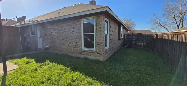 $1,795 | 923 Westover Drive, Lancaster, TX 75134