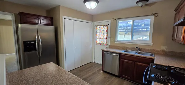 $1,795 | 923 Westover Drive, Lancaster, TX 75134