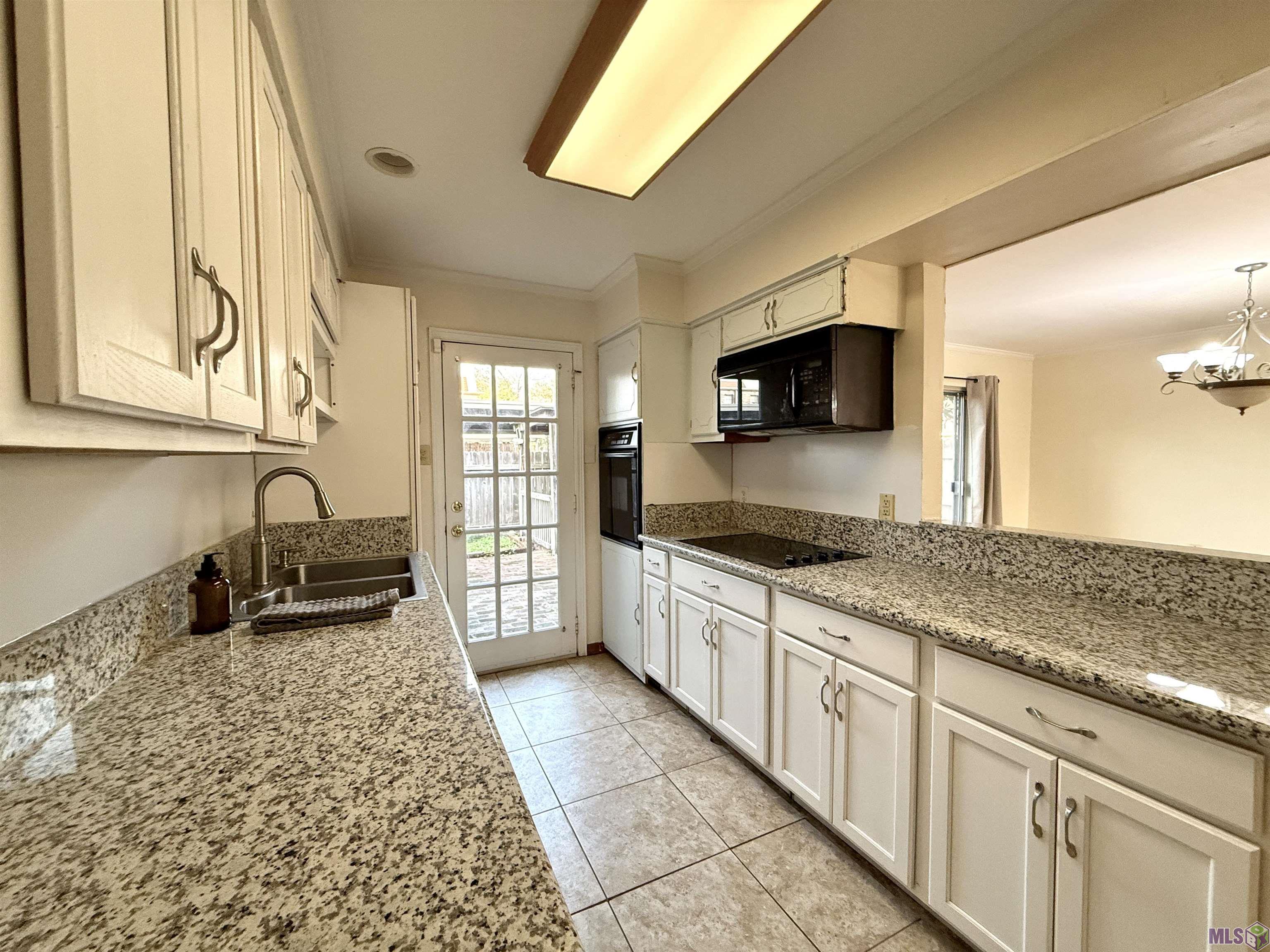 10053 Jefferson Highway Baton Rouge, LA 70809 - Photo 2 of 12 GALLEY KITCHEN