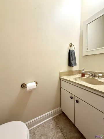 $195,000 | 10053 Jefferson Highway, Baton Rouge, LA 70809