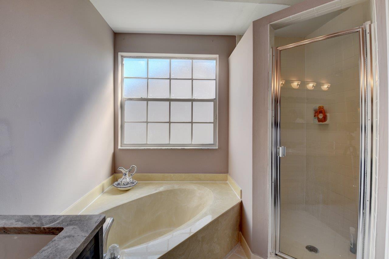 9517 Boca River Circle Boca Raton, FL 33434 - Photo 17 of 22 Master Tub & Shower