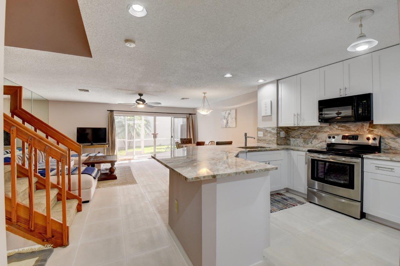 9517 Boca River Circle Boca Raton, FL 33434 - Photo 4 of 22 Kitchen cont...