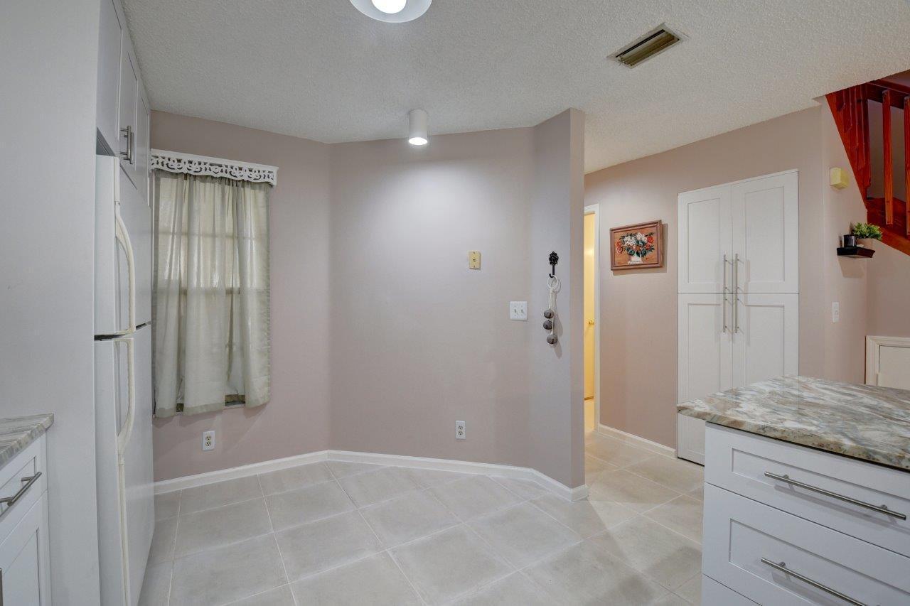9517 Boca River Circle Boca Raton, FL 33434 - Photo 6 of 22 Beakfast Area