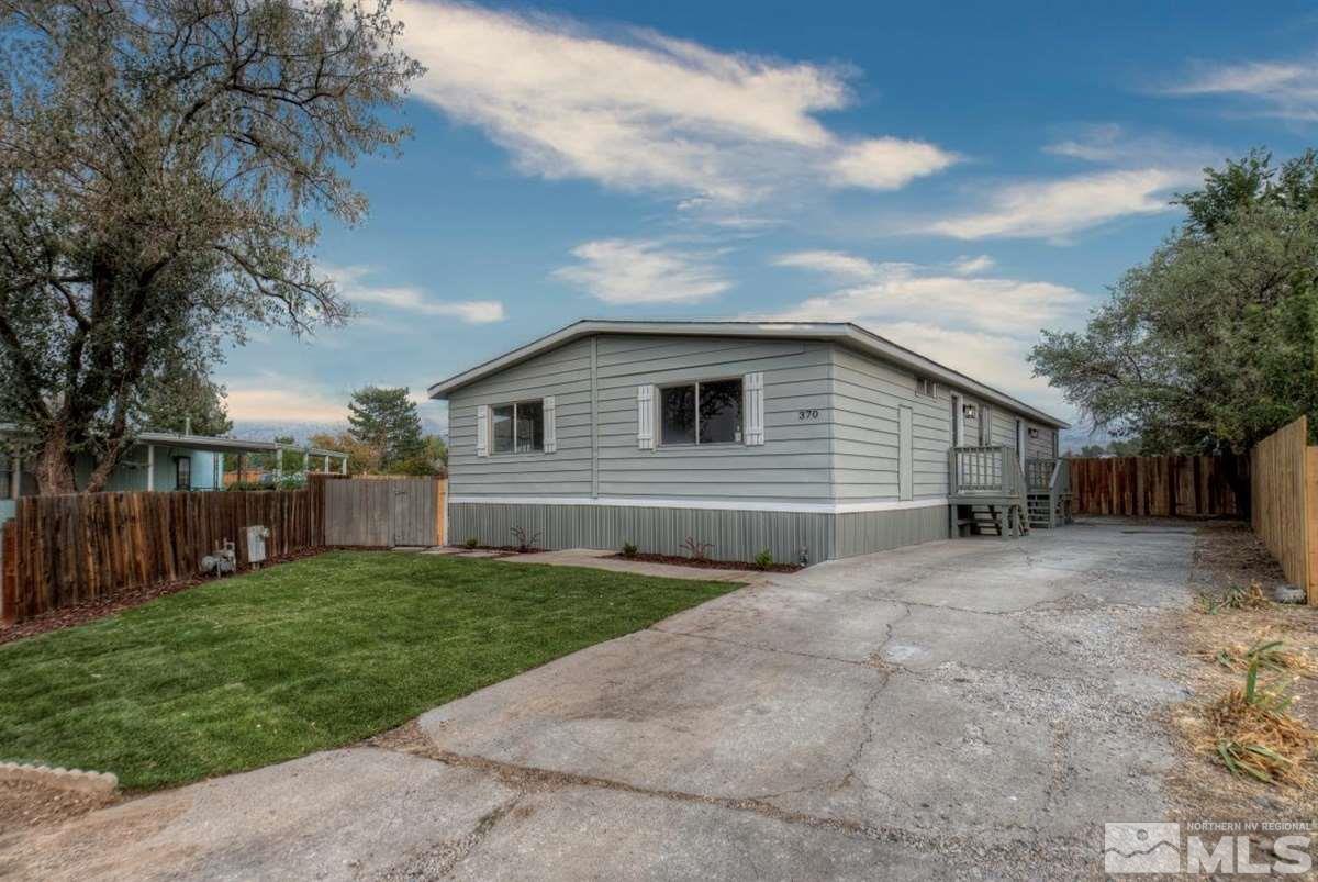 370 Scorpio Circle Reno, NV 89521 - Photo 3 of 25 a backyard of a house