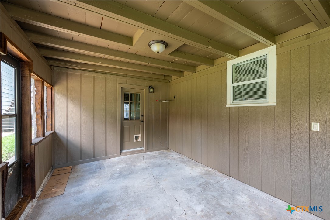 705 South Laurel Avenue Luling, TX 78648 - Photo 25 of 31