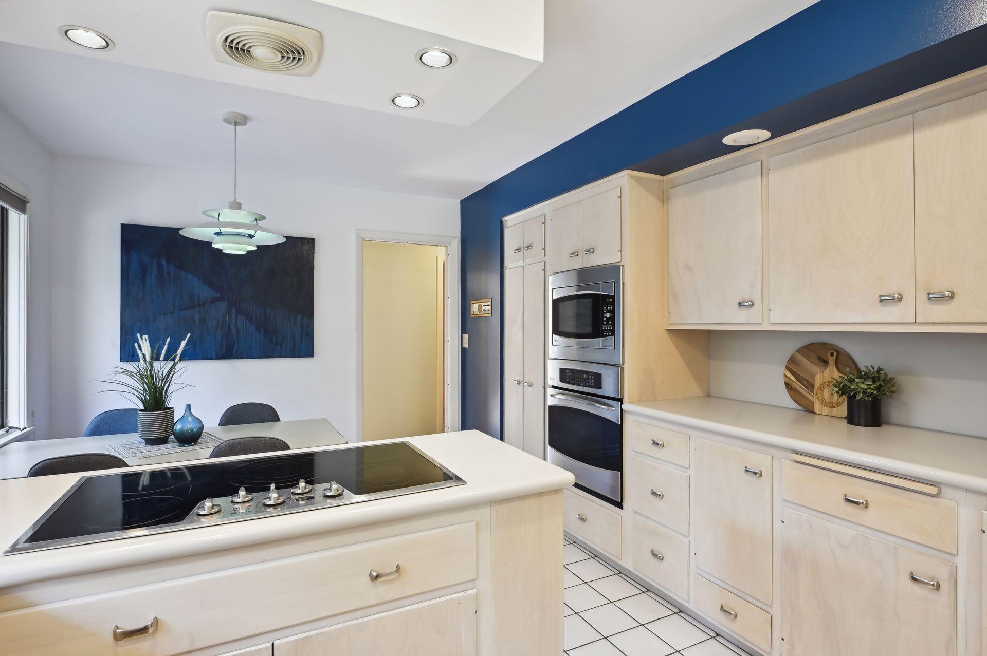 4401 Avondale Road Golden Valley, MN 55416 - Photo 12 of 48