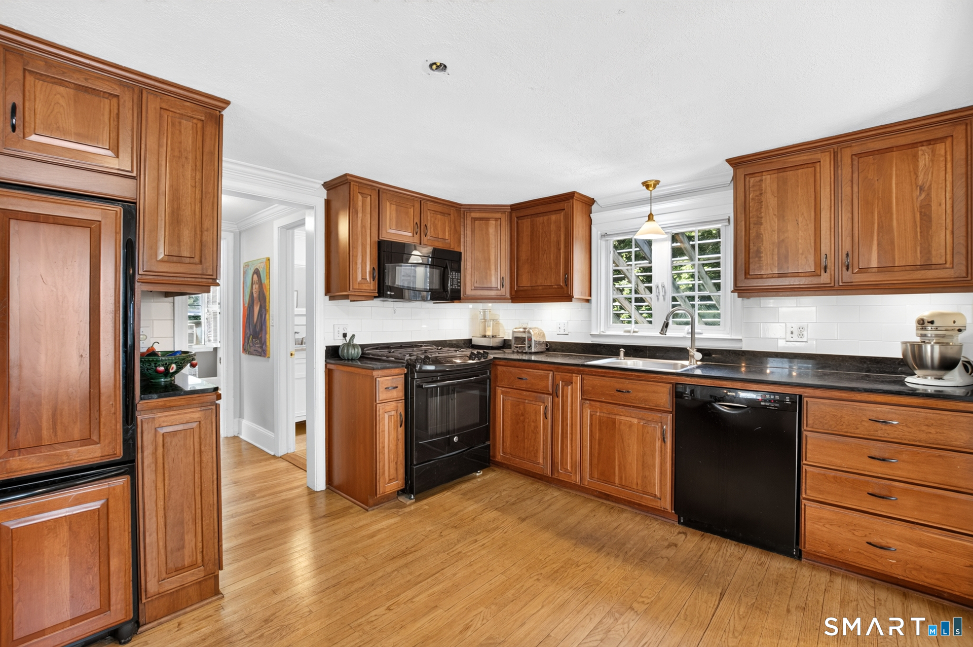 293 Firetown Road Simsbury, CT 06070 - Photo 11 of 40