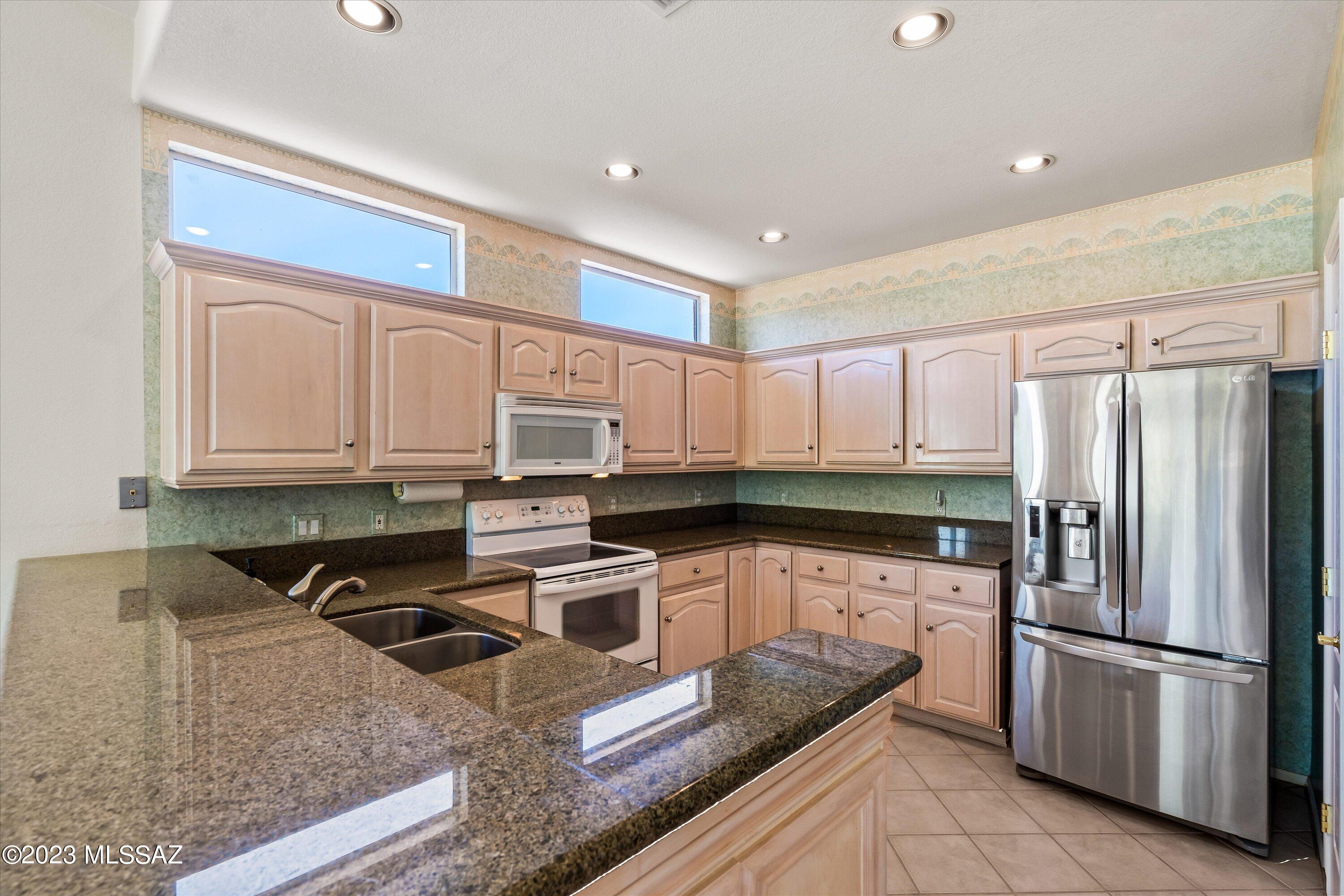 13618 North Pima Spring Way Oro Valley, AZ 85755 - Photo 11 of 34
