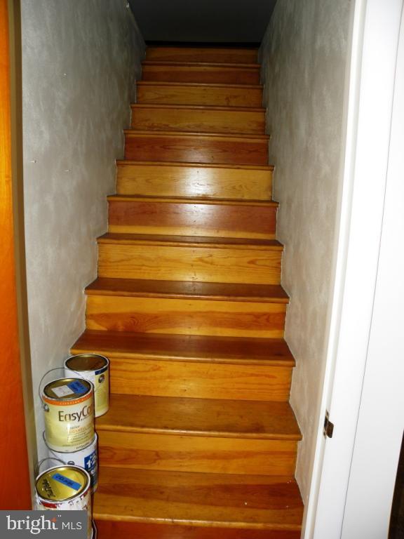 1524 Mountain Road Manheim, PA 17545 - Photo 16 of 17 a view of entryway