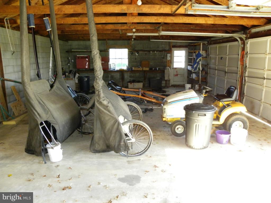 1524 Mountain Road Manheim, PA 17545 - Photo 3 of 17 a room with gym equipment
