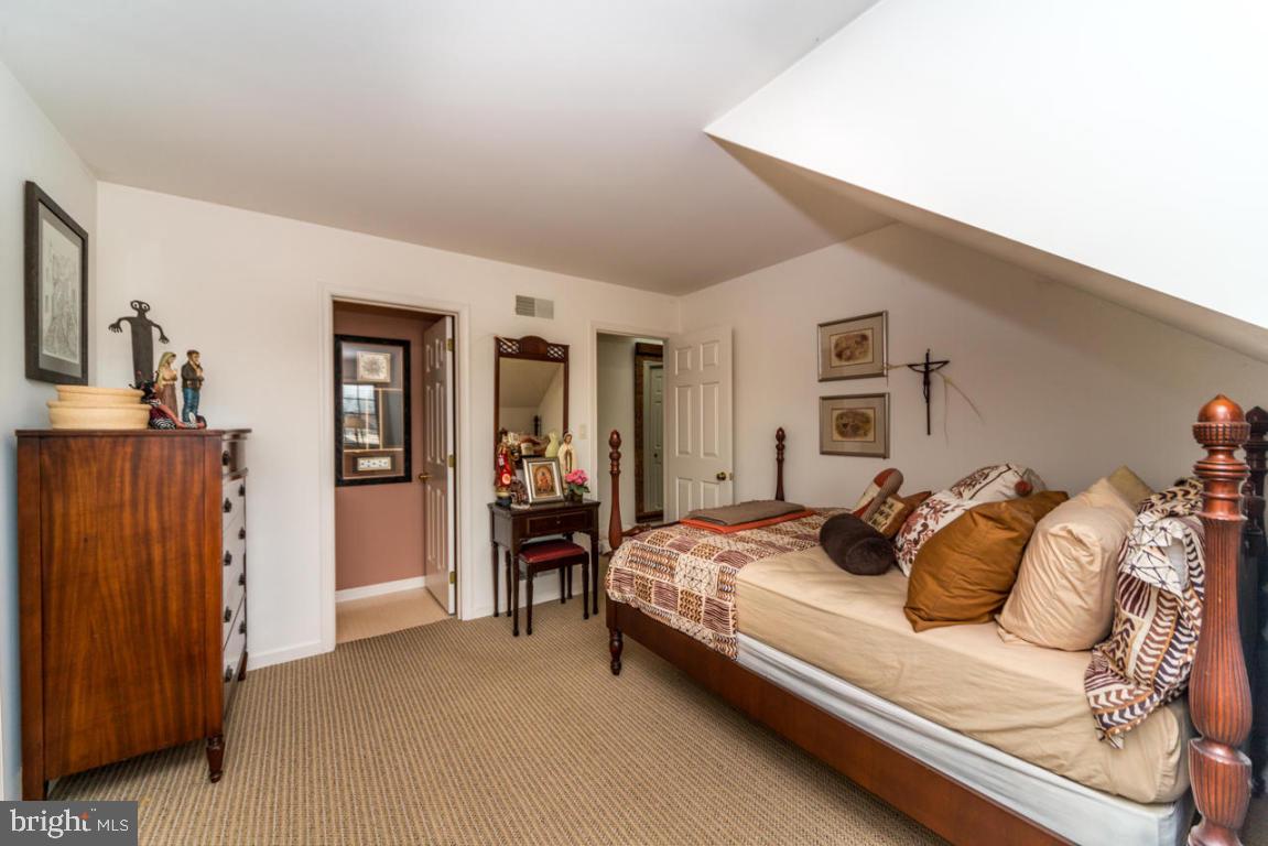 1807 Spring Ridge Lane Lancaster, PA 17603 - Photo 23 of 31 Gallery Image 23