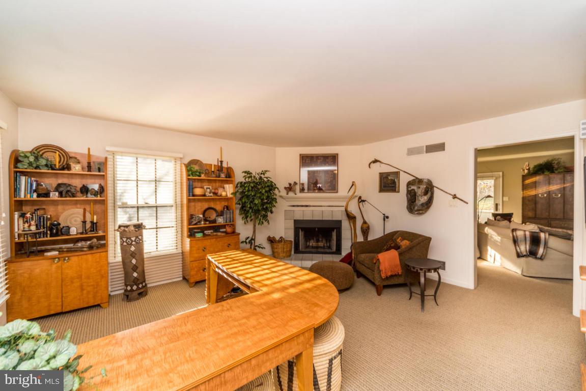 1807 Spring Ridge Lane Lancaster, PA 17603 - Photo 6 of 31 Gallery Image 6