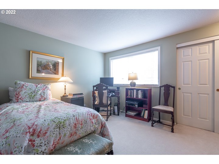 4880 Southwest Scholls Ferry Road, Unit 15 Portland, OR 97225 - Photo 15 of 21 Gallery Image 15