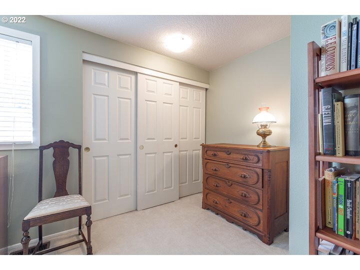 4880 Southwest Scholls Ferry Road, Unit 15 Portland, OR 97225 - Photo 16 of 21 Gallery Image 16