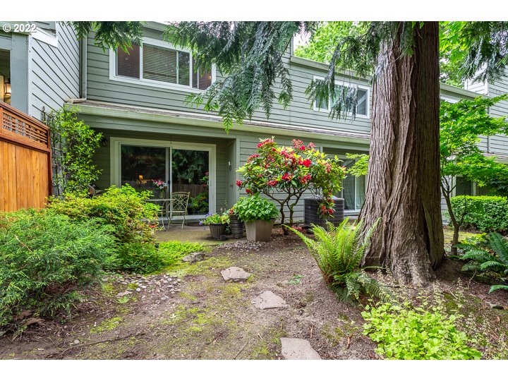 4880 Southwest Scholls Ferry Road, Unit 15 Portland, OR 97225 - Photo 20 of 21 Gallery Image 20