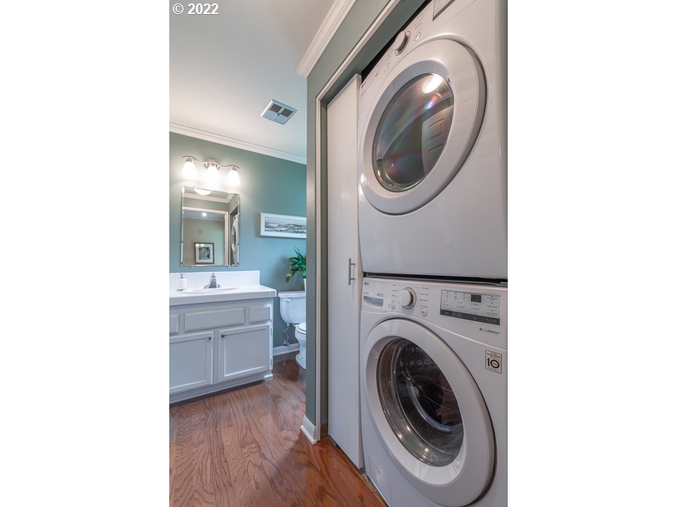 4880 Southwest Scholls Ferry Road, Unit 15 Portland, OR 97225 - Photo 10 of 21 Gallery Image 10