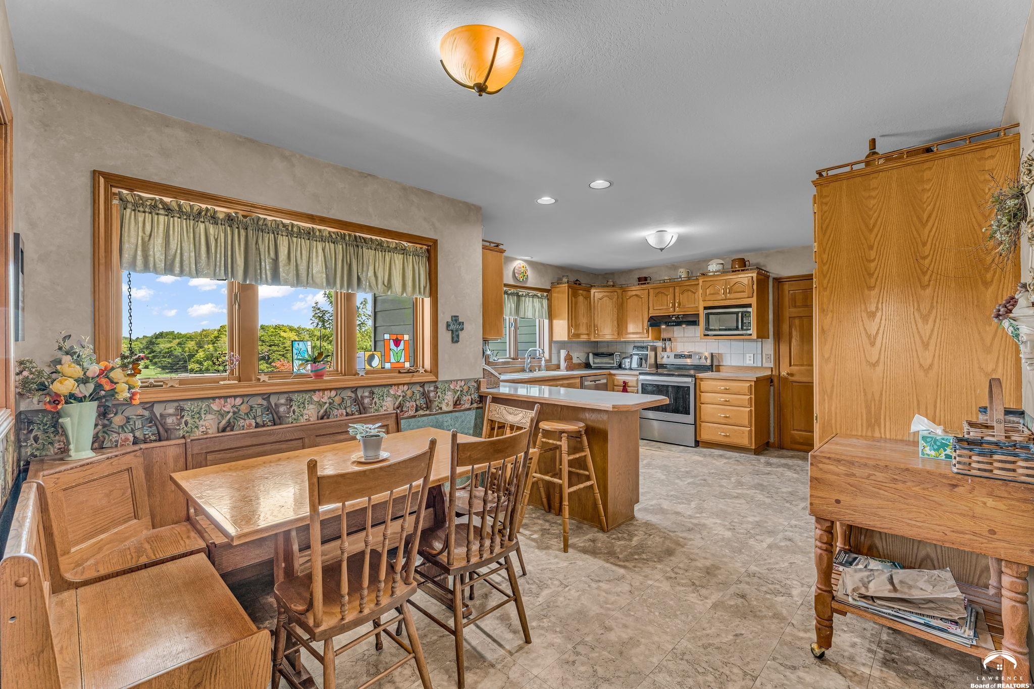 995 East 1549th Road Lawrence, KS 66046 - Photo 19 of 79 Gallery Image 19
