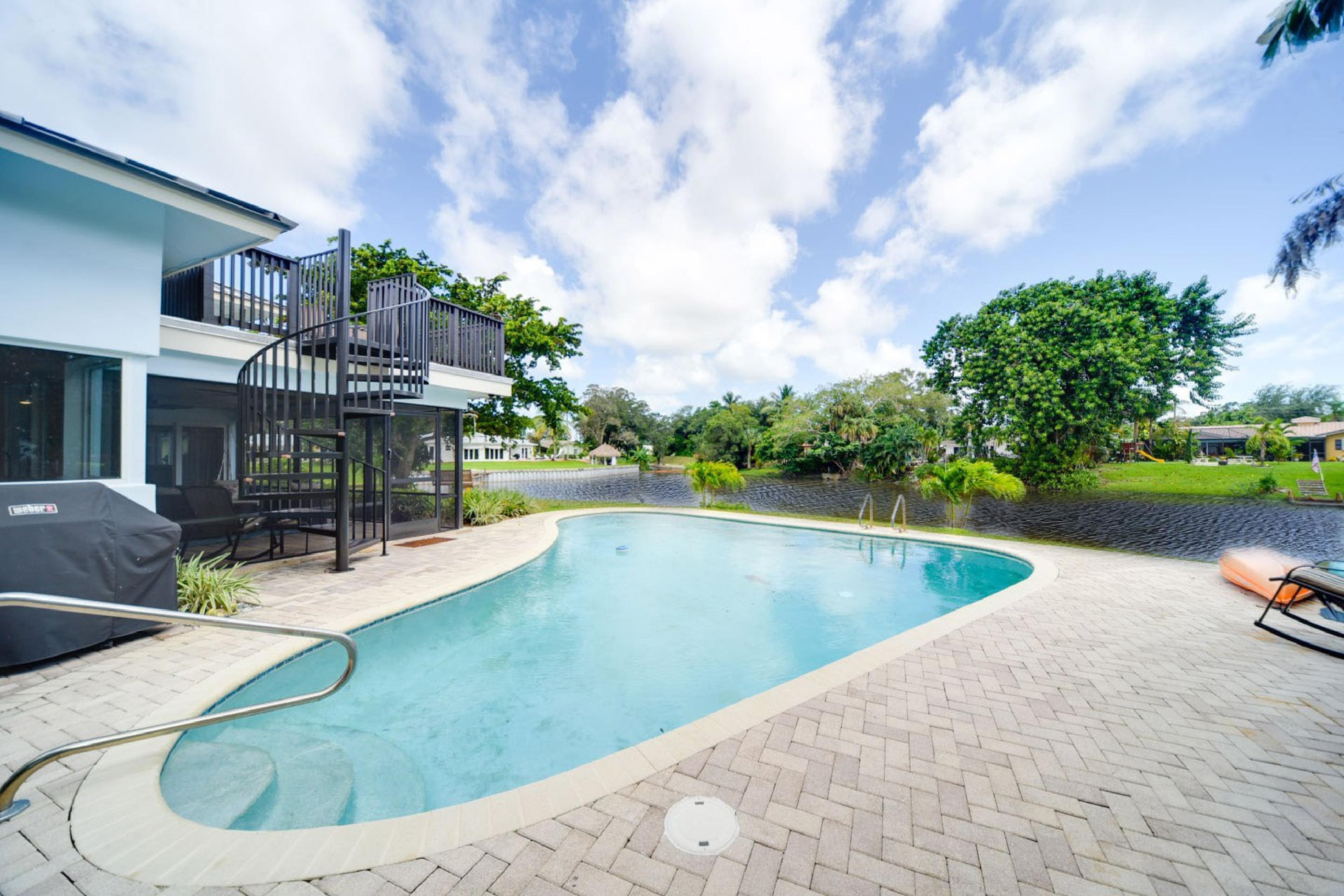 110 Southwest 11th Avenue Boca Raton, FL 33486 - Photo 30 of 35 30 Pool