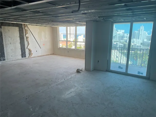 $1,899,000 | 4101 Pine Tree Drive, Unit 926 925, Miami Beach, FL 33140