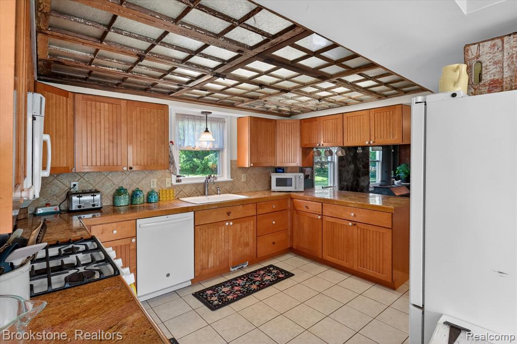 9455 Andersonville Road Clarkston, MI 48346 - Photo 18 of 80