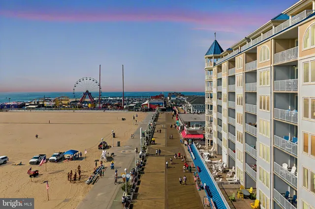 a picture of city view