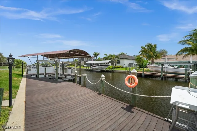 $1,850,000 | 842 Miramar Court, Cape Coral, FL 33904
