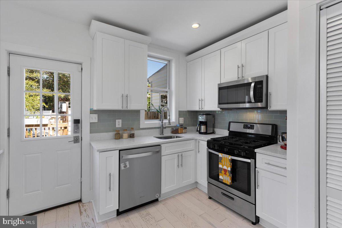 1742 L Street Northeast Washington, DC 20002 - Photo 7 of 26