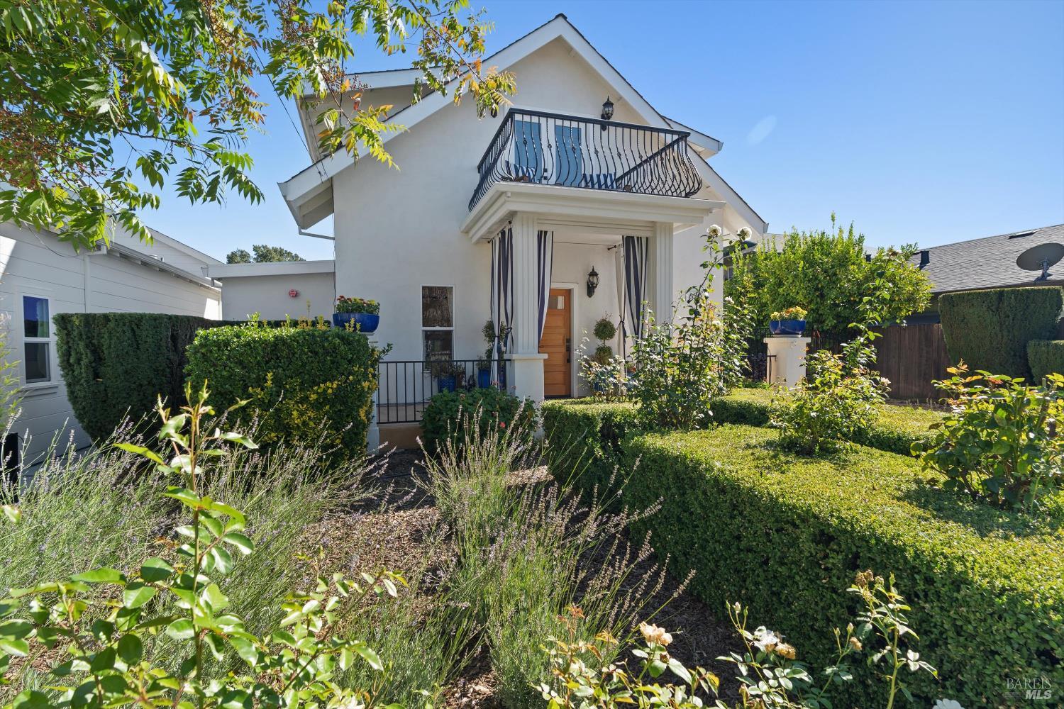 620 Brown Street Healdsburg, CA 95448 - Photo 3 of 41