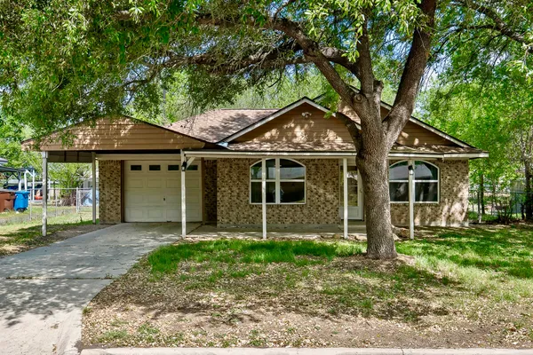 $219,900 | 1311 Monte Vista Drive, Lockhart, TX 78644