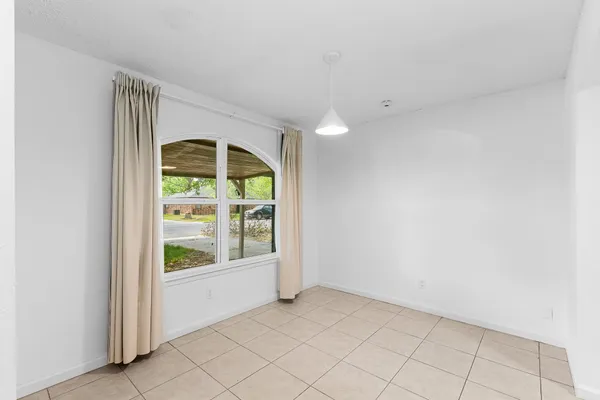 $219,900 | 1311 Monte Vista Drive, Lockhart, TX 78644