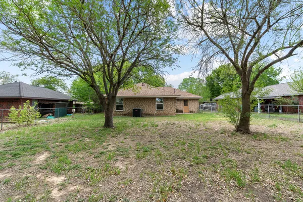 $219,900 | 1311 Monte Vista Drive, Lockhart, TX 78644