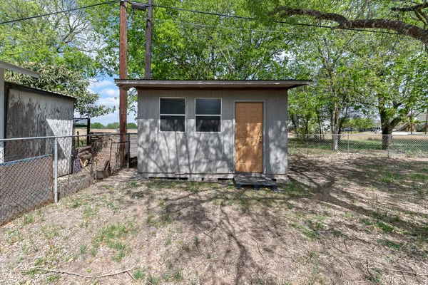 $219,900 | 1311 Monte Vista Drive, Lockhart, TX 78644