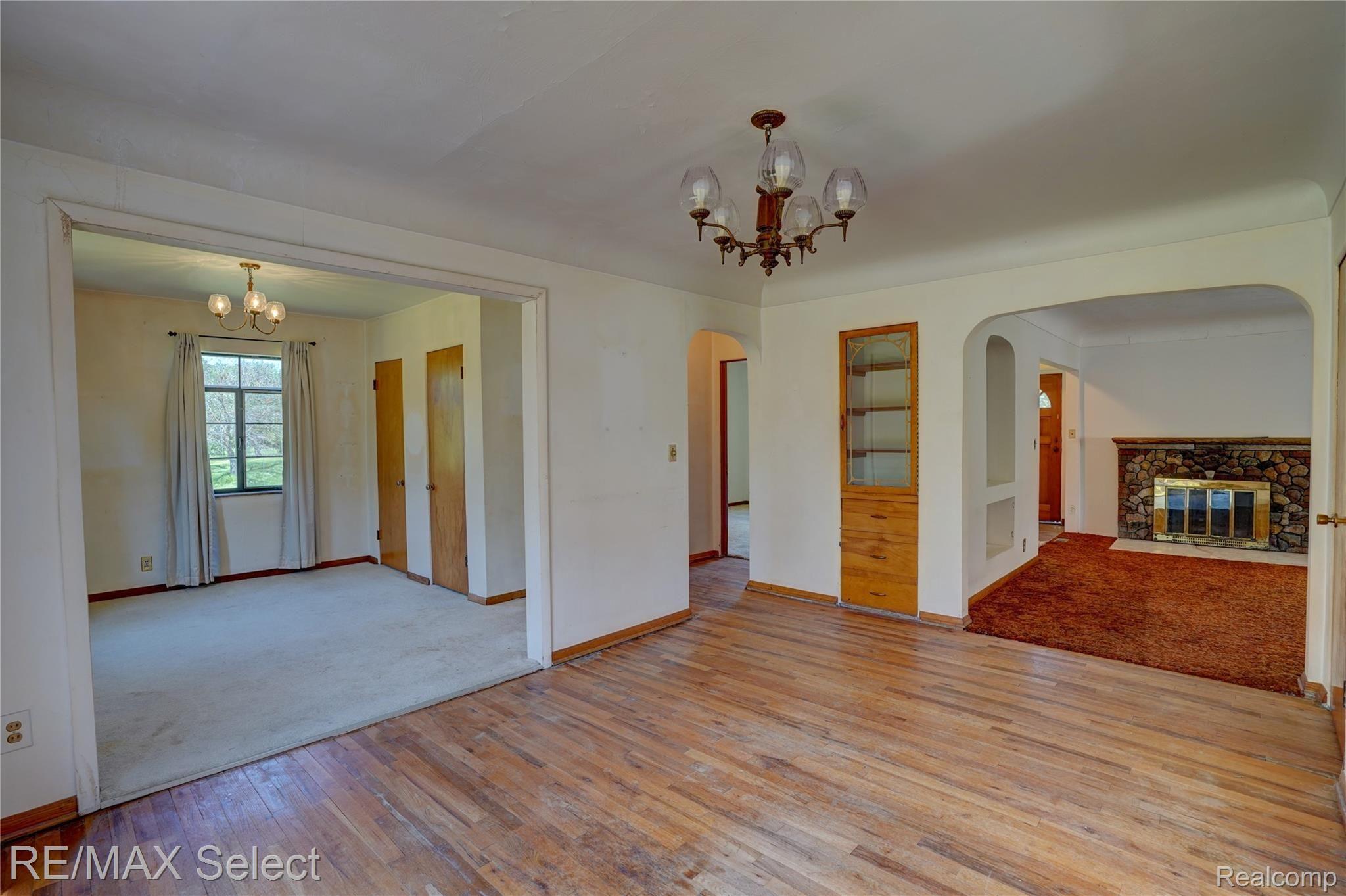 4304 South Center Road Burton, MI 48519 - Photo 15 of 28 4304 S Center Road 35.jpg
