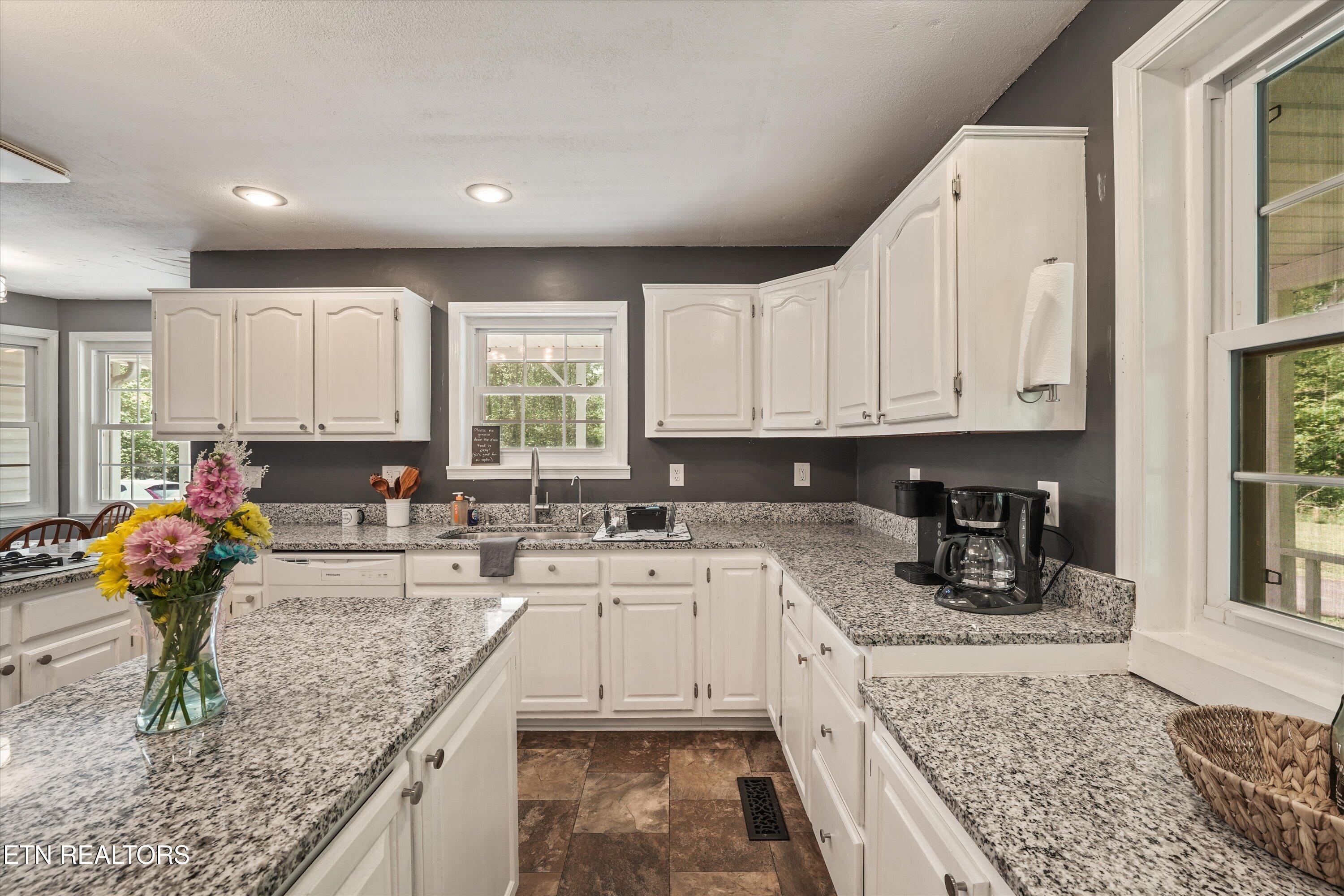 145 County Road 853 Delano, TN 37331 - Photo 13 of 49 15-145 Co Rd 853 08
