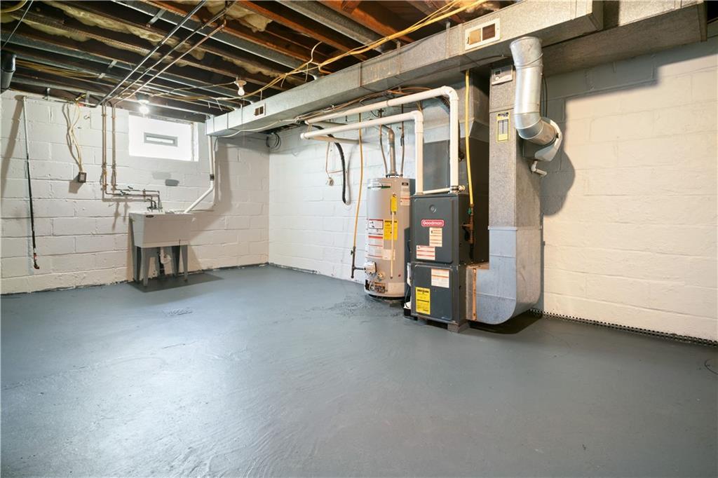 5222 Baptist Road Pittsburgh, PA 15236 - Photo 19 of 25 Gallery Image 19
