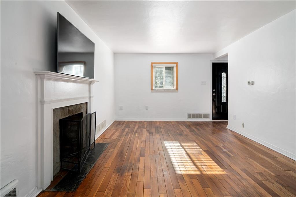 5222 Baptist Road Pittsburgh, PA 15236 - Photo 6 of 25 Gallery Image 6