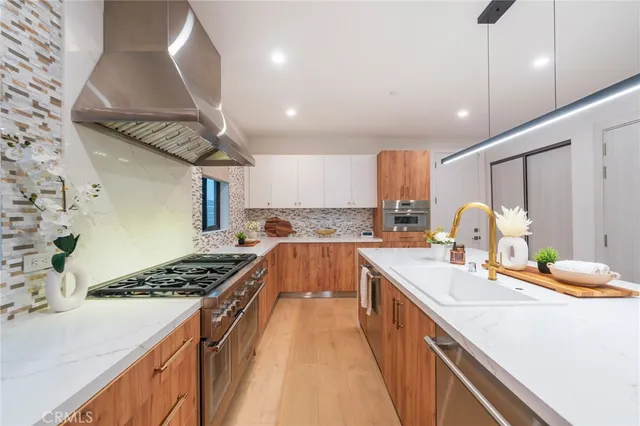 $3,499,000 | 422 20th Street, Huntington Beach, CA 92648