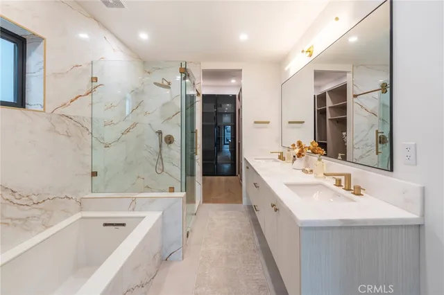 $3,499,000 | 422 20th Street, Huntington Beach, CA 92648