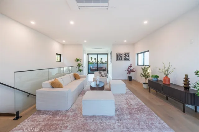 $3,499,000 | 422 20th Street, Huntington Beach, CA 92648