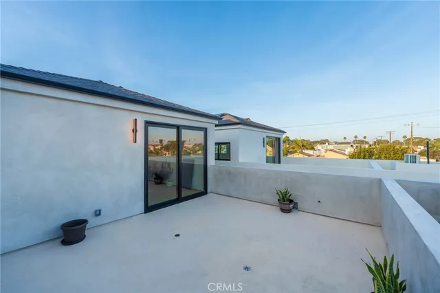$3,499,000 | 422 20th Street, Huntington Beach, CA 92648
