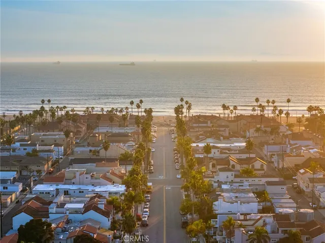 $3,499,000 | 422 20th Street, Huntington Beach, CA 92648